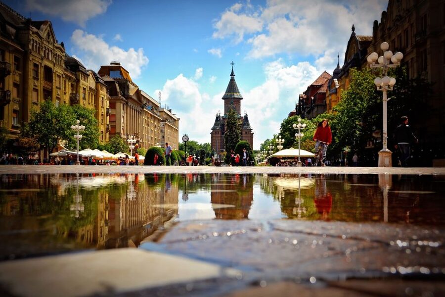 From Belgrade: Private Day Trip to Romania - Union Square, St. George’s Cathedral, and the old fortress