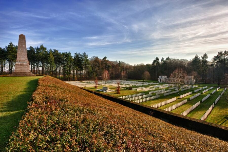 From Bruges: Flanders Fields Remembrance Full-Day Trip - Lunch in Ypres, with little time to spare