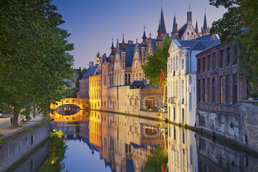 From Brussels: Bruges Day Trip with Boat Tour Option (ES) - Key points to know before booking