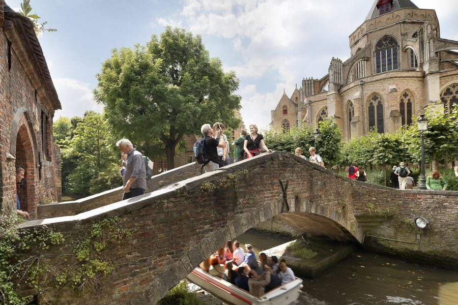 From Brussels: Bruges Full-Day Trip by Train - Three hours to eat, shop, or explore