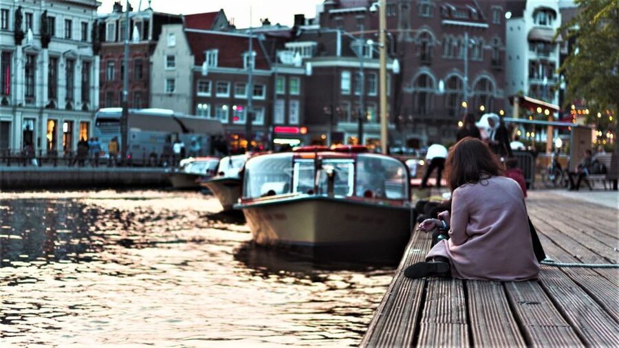 From Brussels: Cheese, Clogs & Windmills Amsterdam Day Trip - Guides, languages, and the pace of the day