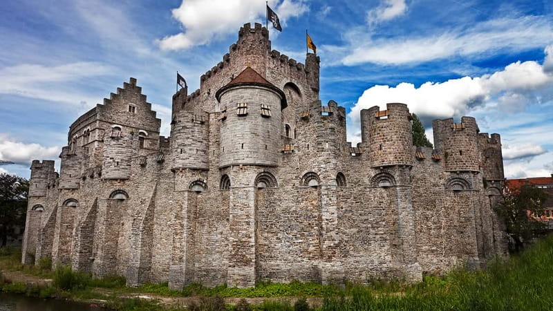 From Brussels: Day Trip to Ghent with Atomium in English - Who should book this Ghent tour?