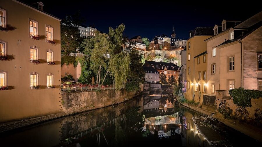 From Brussels: Guided Day Trip to Dinant and Luxembourg - Luxembourg City begins at the old walls
