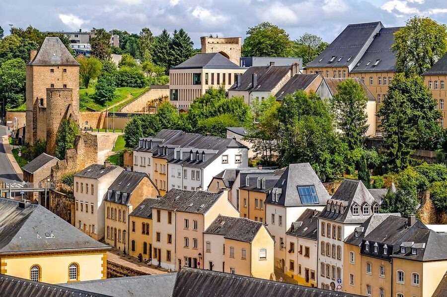 From Brussels: Guided Day Trip to Dinant and Luxembourg - Transport comfort and the cost of a long day