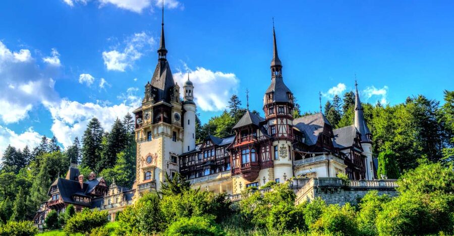 From Bucharest: Day Trip to Dracula and Peles Castle - The small-group advantage