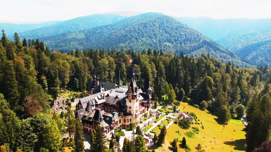 From Bucharest: Day Trip to Dracula and Peles Castle - Who should choose this day trip?