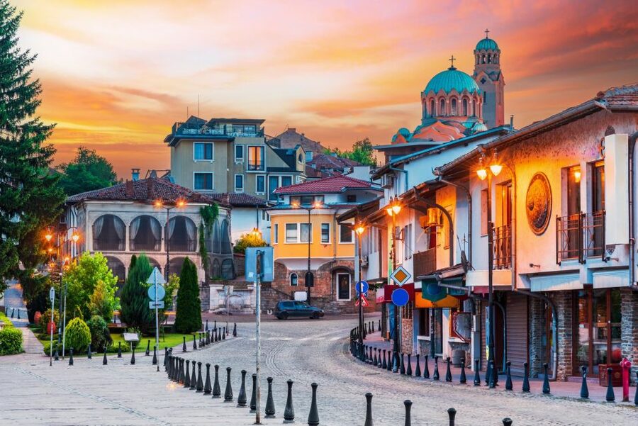 From Bucharest: Full-Day Trip to Bulgaria - Arbanasi Village and its high views