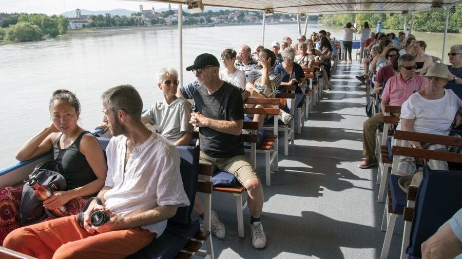 From Budapest: Danube Bend Day Trip in English - Practical advice for a smoother day