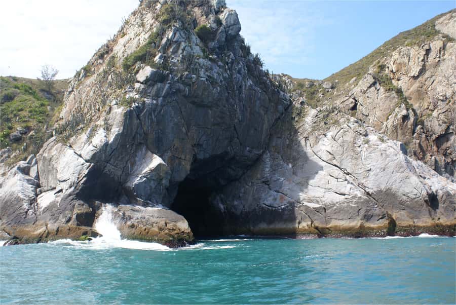 From Búzios: Arraial do Cabo and Cabo Frio Day Trip - Boarding the boat and the extra fee question