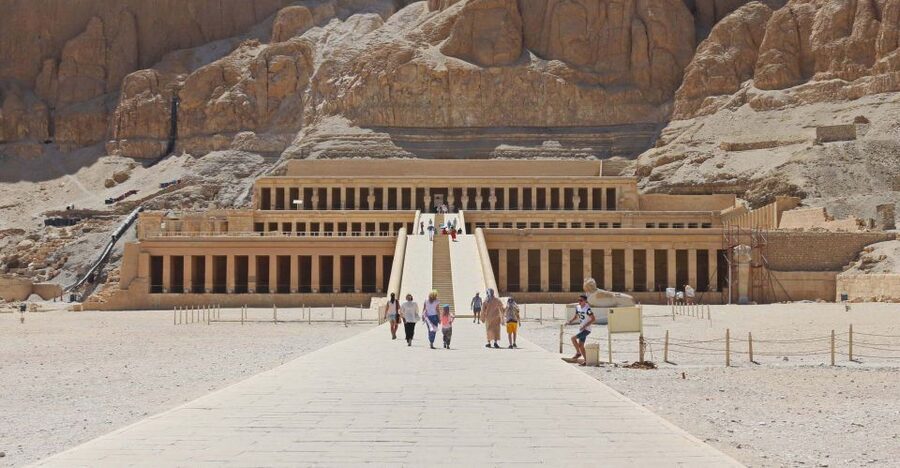 From Cairo: Small-Group Day Trip to Luxor by Plane - A long day that depends on your guide