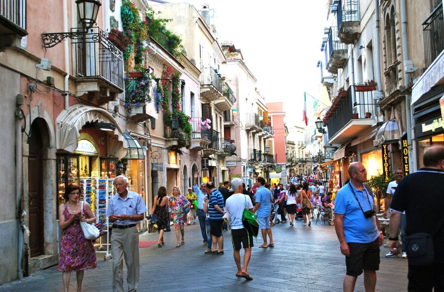 From Catania: Taormina, Isola Bella, and Castelmola Day Trip - Should you book this Taormina day trip?