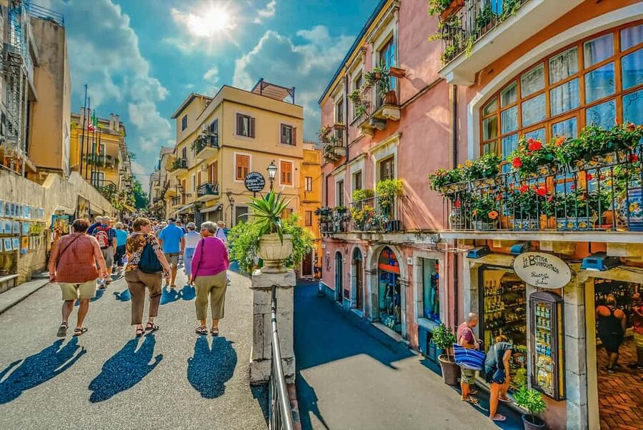 From Cefalù: Day Trip to Mount Etna and Taormina - What to bring and how to pace yourself