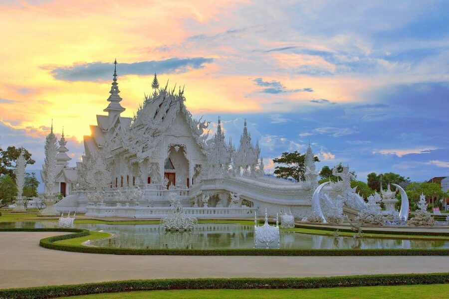 From Chiang Mai: Chiang Rai's Temples Exploration Day Trip - The Red Temple and its spiritual stories