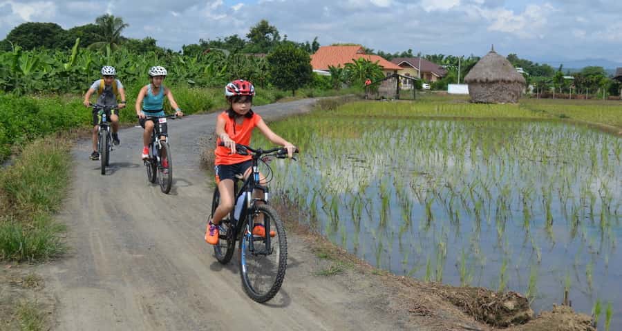 From Chiang Mai: Mae Taeng Valley Hike & Bike Day Trip - From Chiang Mai to the Mae Taeng hills