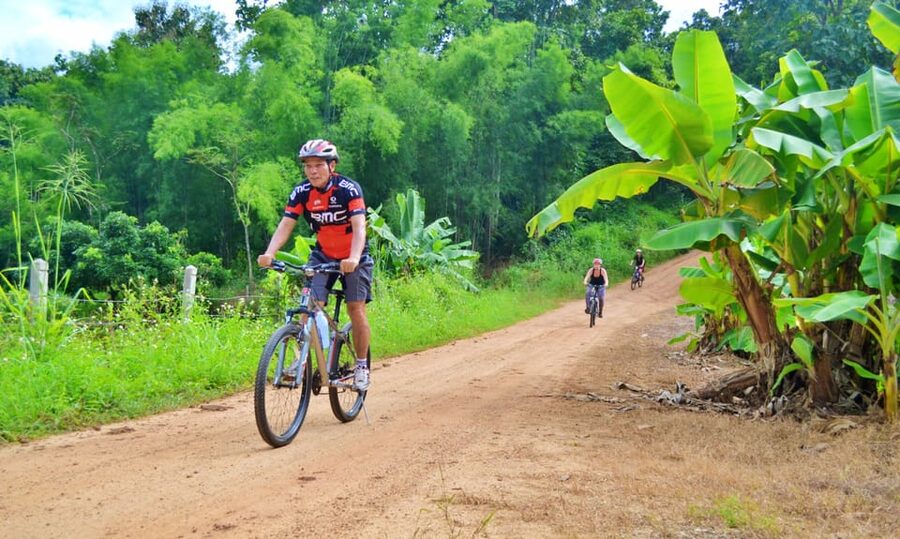 From Chiang Mai: Mae Taeng Valley Hike & Bike Day Trip - Wat Ban Den adds a short cultural finish