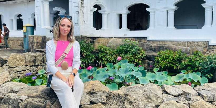 From Colombo: Sigiriya and Dambulla Day Trip with Safari - Dambulla’s caves, murals, and golden Buddha