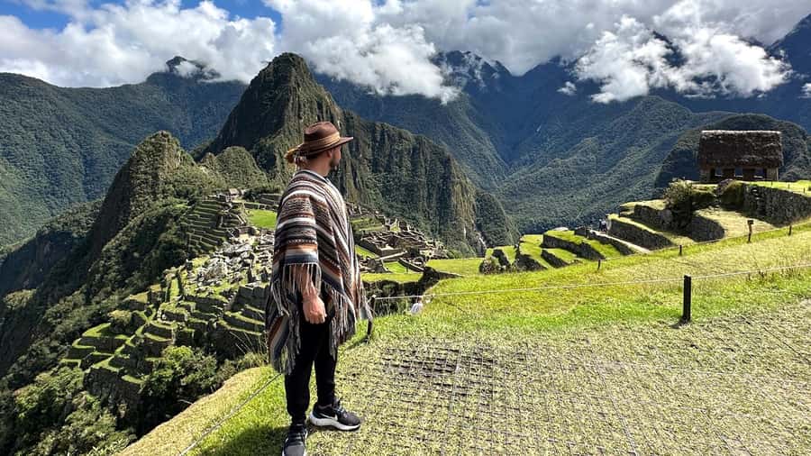 From Cusco: 2-Day Trip to the Sacred Valley and Machu Picchu - A guided walk through Machu Picchu adds meaning