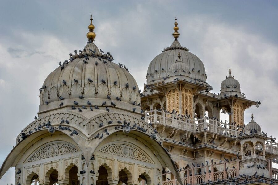 From Delhi: Jaipur Day Trip by Fast Train or Private Car - City Palace: Jaipur’s royal center