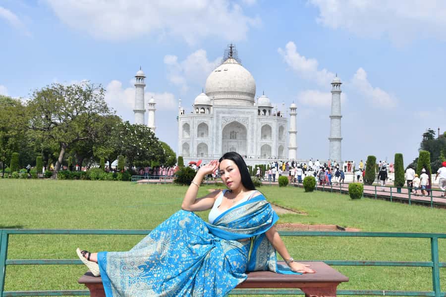 From Delhi: Private Taj Mahal, Baby Taj & Agra Fort Day Trip - Breakfast or lunch at a five-star hotel