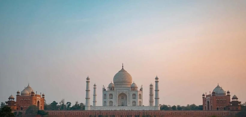 From Delhi: Taj Mahal & Agra Day Tour with Fatehpur Sikri - Who should book this day trip?