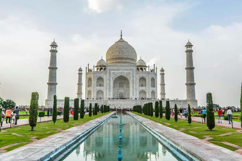 From Delhi: Taj Mahal & Agra Tour with Lunch at Marriott - Languages, family pacing, and private attention