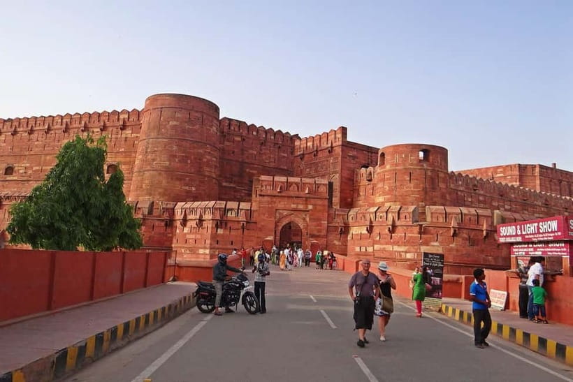 From Delhi: Taj Mahal & Mathura, Vrindavan Private Day Trip - Leaving Delhi in a private, air-conditioned car