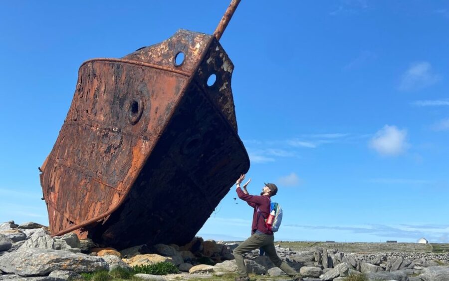 From Doolin: Day Trip to Inisheer with Bike or Bus Tour - Sunken graveyards, shipwrecks, and old stonework