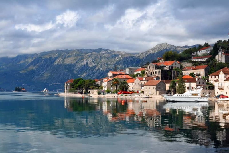From Dubrovnik: Montenegro Coast Full-Day Trip - The early pickup and the road south