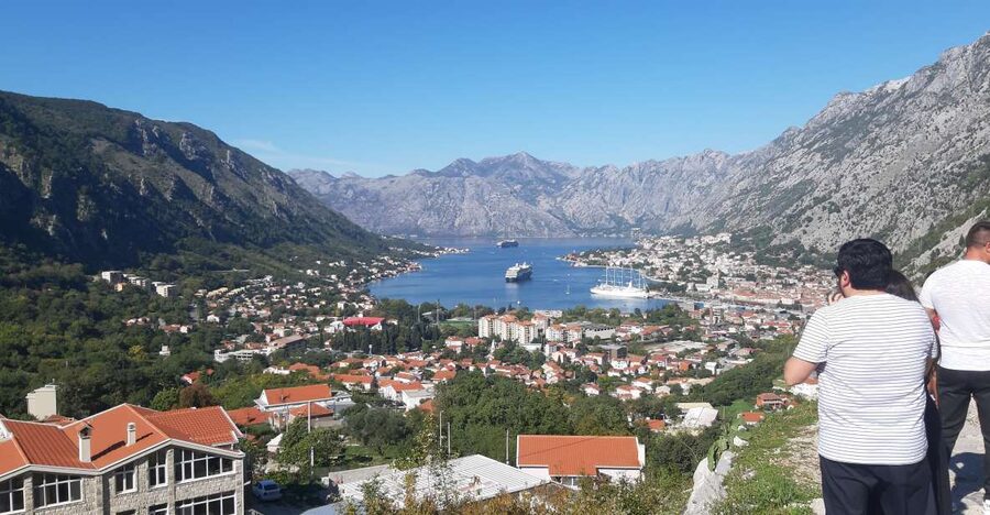 From Dubrovnik: Perast, Kotor & Budva Small-Group Day Trip - The early start and the Croatia-Montenegro border