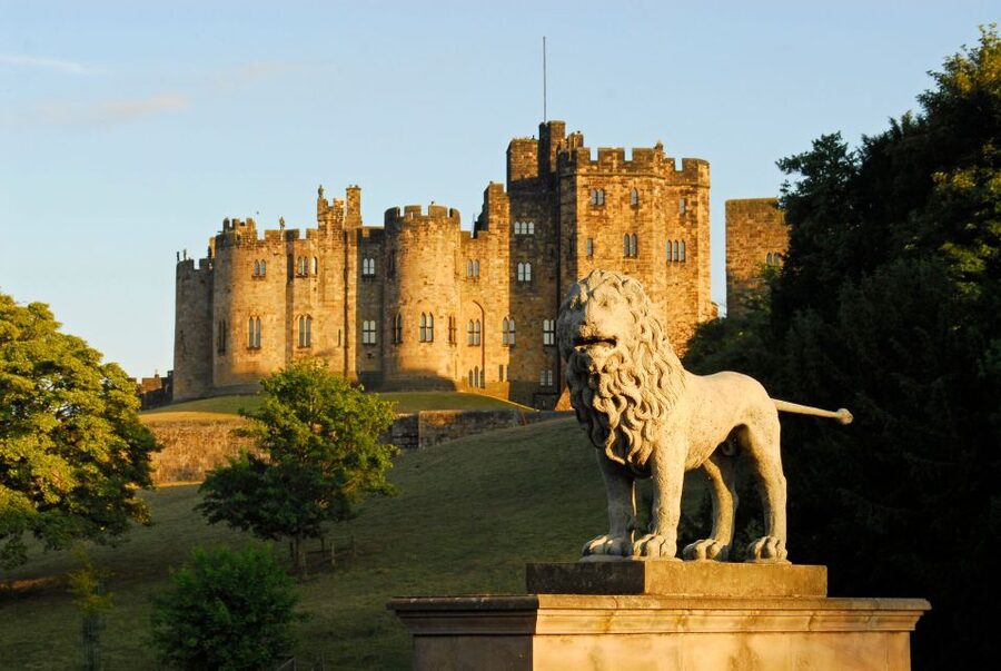 From Edinburgh: Day Trip to Bamburgh and Alnwick Castle - Alnwick Castle, film fame, and broomstick lessons