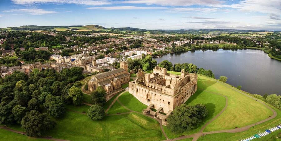 From Edinburgh: Outlander, Palaces, and Jacobites Day Trip - Doune Castle and the journey past Stirling