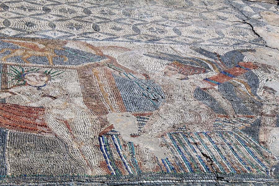 From Fez: Volubilis Moulay Idriss and Meknes Day Trip - Meknes and the grand gates of the imperial city