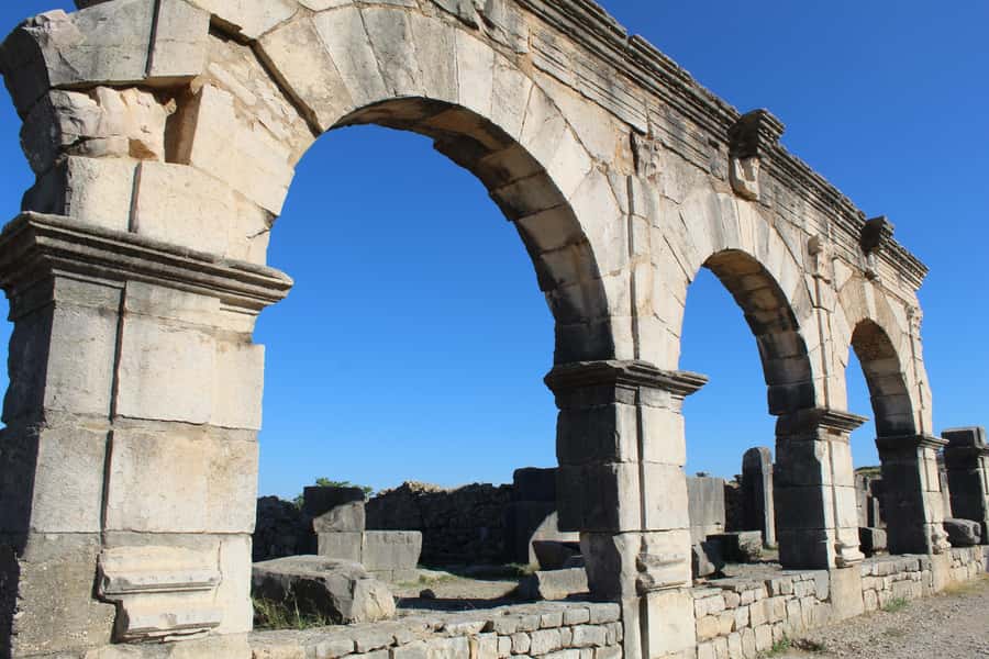 From Fez: Volubilis Moulay Idriss and Meknes Day Trip - The ride out from Fez