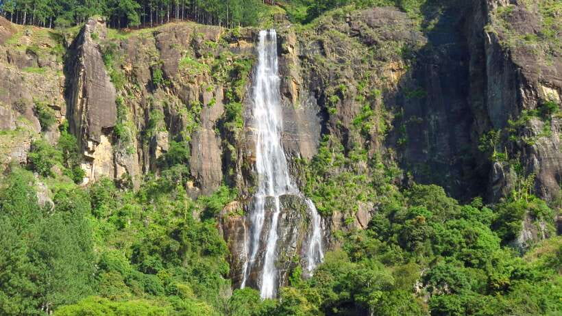 From Galle/Hikkaduwa/Mirissa: Day Trip to Experience Ella - The Demodara to Ella train ride is scenic but unpredictable