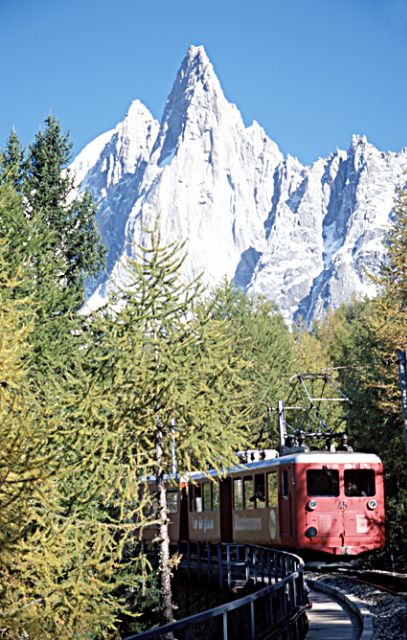 From Geneva: Full-Day Trip to Chamonix and Mont-Blanc - How the guides shape the day