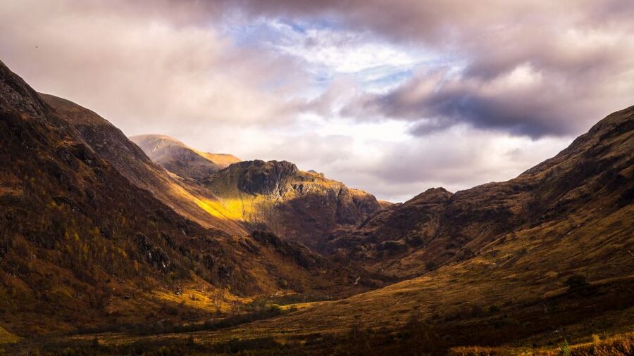 From Glasgow: Glenfinnan, Fort William, and Glencoe Day Trip - Neptune’s Staircase and the Route South