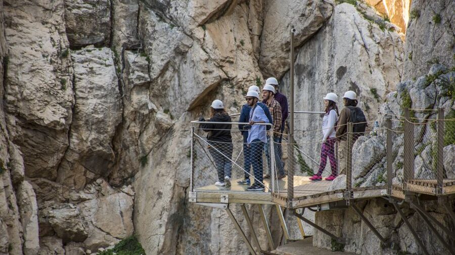 From Granada: Caminito Del Rey Day Trip - Three hours among cliffs, bridges, and reservoirs