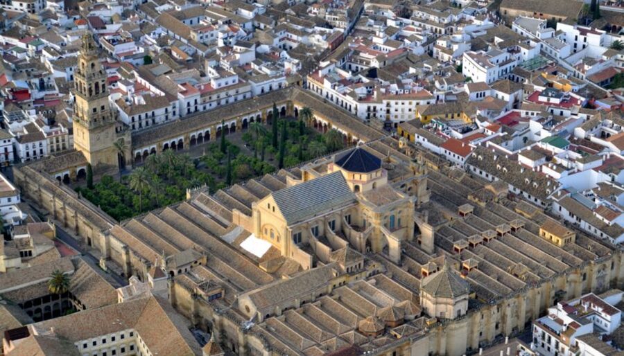 From Granada: Córdoba Day Trip with Mezquita Guided Tour - Entering the Mezquita-Catedral