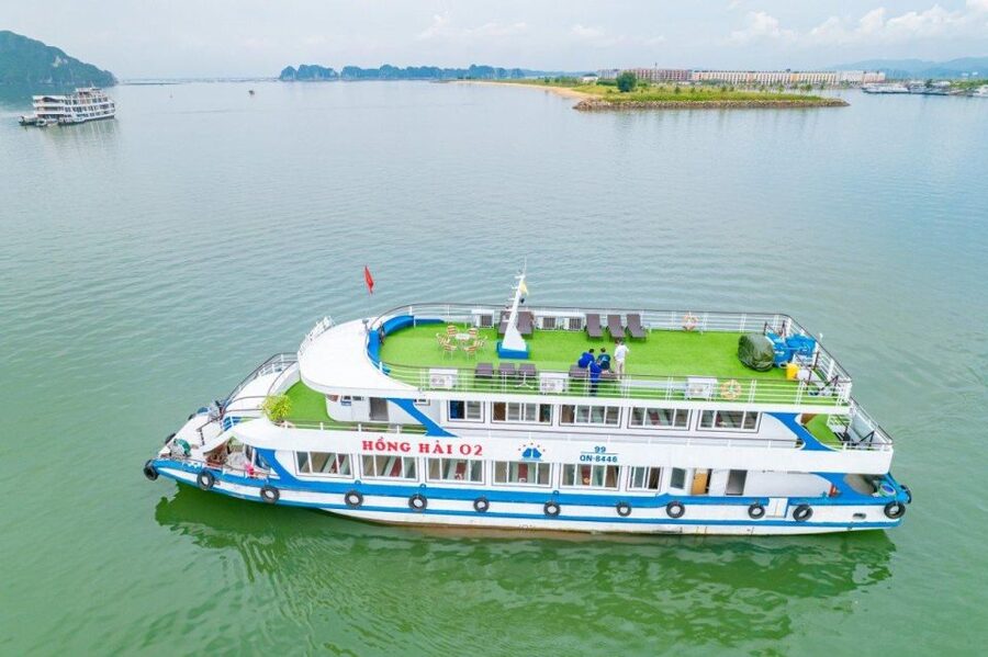 From Hanoi: Halong Bay 1 Day Trip Visit Cave, Island, Kayak - Lunch while the boat moves through Halong Bay