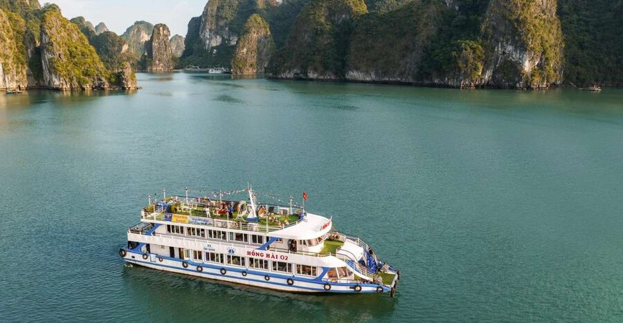 From Hanoi: Halong Bay Day Trip w/ Cave, Island & Kayak - Cruising through Halong Bay over lunch