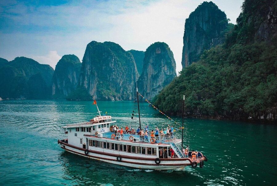 From Hanoi: Halong Bay Day Trip with Lunch and Transfers - Kayaking or bamboo boating into a small lagoon