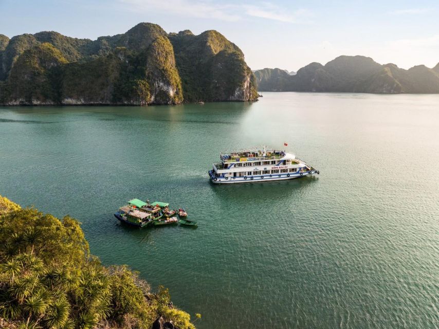 From Hanoi: Halong Bay Deluxe Cruise Day Trip - Titop Island and the best view of the day