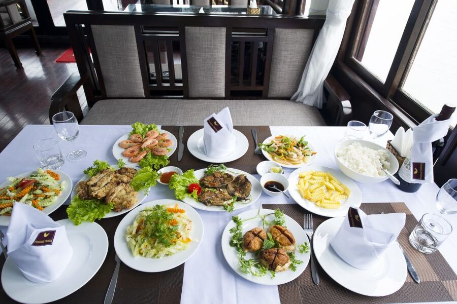 From Hanoi: Halong day trip, Route 2, 6hours, Small group - Luon Cave by kayak or bamboo boat