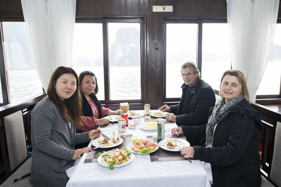 From Hanoi: Halong day trip, Route 2, 6hours, Small group - The guide can shape the day