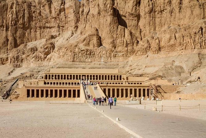 From Hurghada:Day Trip to Luxor and Valley of the Kings - The 4:00 am pickup and long road to Luxor