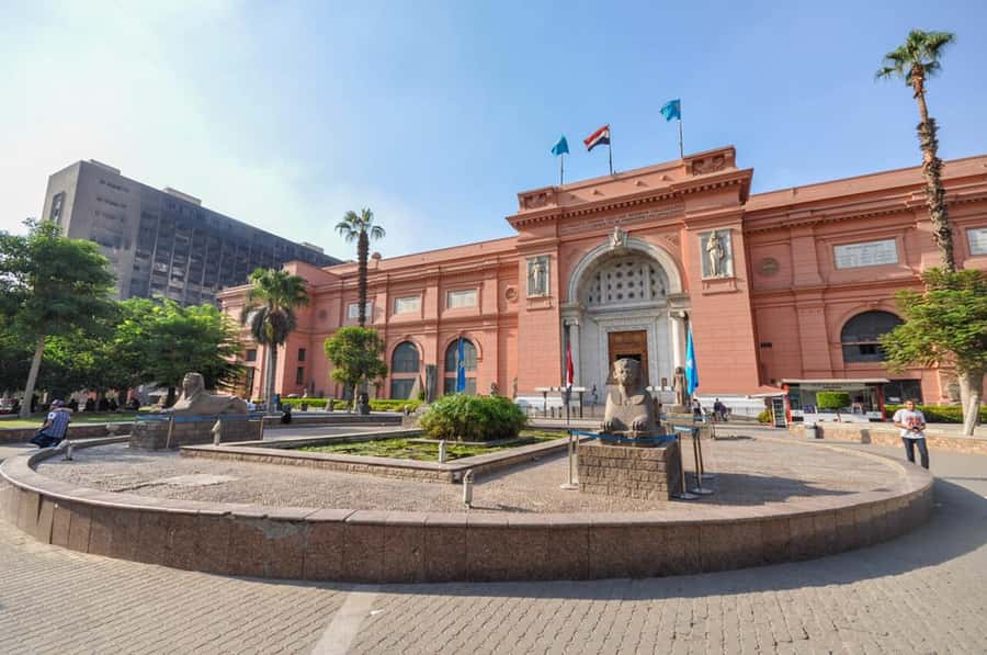 From Hurghada: Full-Day Trip to Cairo by Plane - Lunch gives the schedule a needed pause