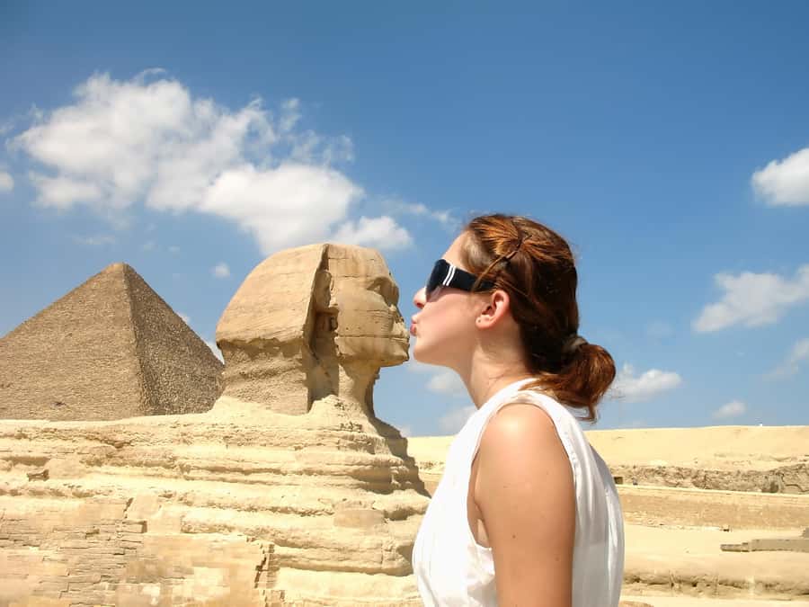 From Hurghada: Grand Egyptian Museum Pyramids Cairo Day Trip - The 2 AM pickup and six-hour coach journey