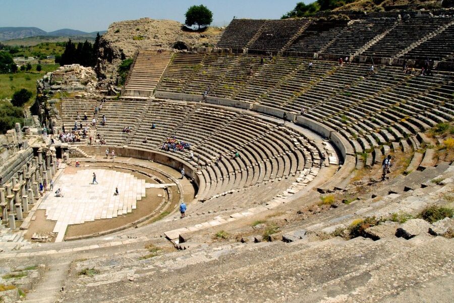 From Izmir: Ephesus Guided Day Trip with Transfer & Lunch - Seeing the remains of the Temple of Artemis