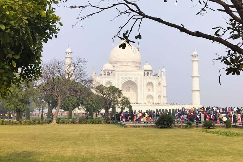 From Jaipur: Taj Mahal, Agra Fort, Baby Taj Day Trip by Car - The long road from Jaipur to Agra