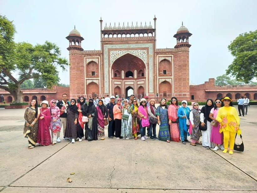 From Jaipur: Taj Mahal, Agra Fort, Baby Taj Day Trip by Car - Lunch in Agra and the practical pause